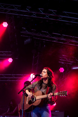 2016-07-01 - Hurray for the Riff Raff från Roskildefestivalen, Roskilde