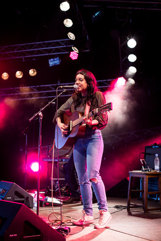 2016-07-01 - Hurray for the Riff Raff från Roskildefestivalen, Roskilde