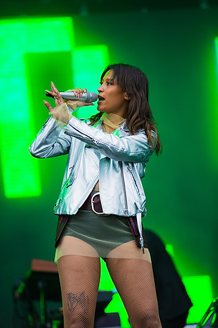 2016-07-02 - Icona Pop från Bråvalla, Norrköping