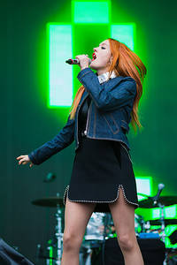 2016-07-02 - Icona Pop från Bråvalla, Norrköping