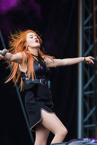 2016-07-02 - Icona Pop från Bråvalla, Norrköping