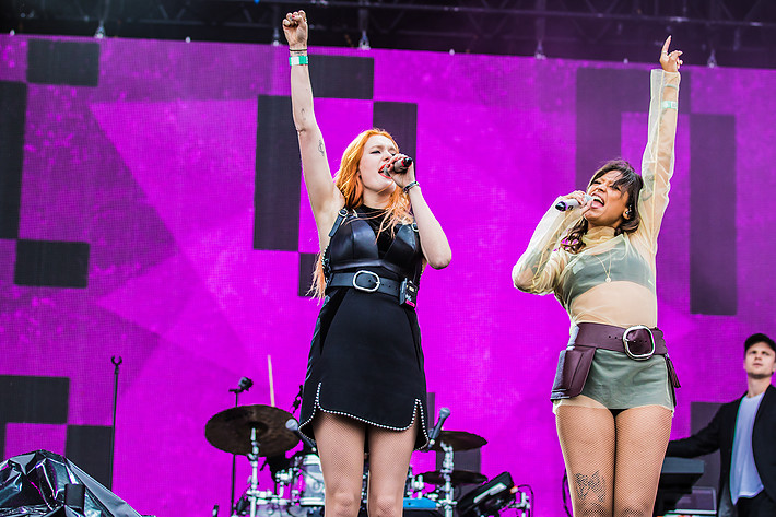 2016-07-02 - Icona Pop från Bråvalla, Norrköping