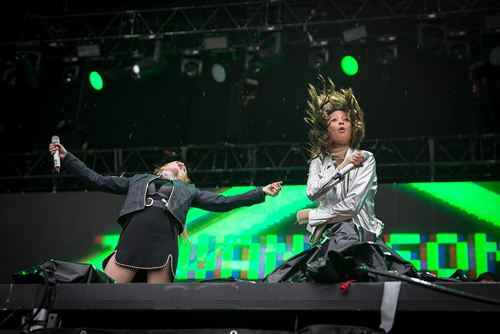 2016-07-02 - Icona Pop från Bråvalla, Norrköping