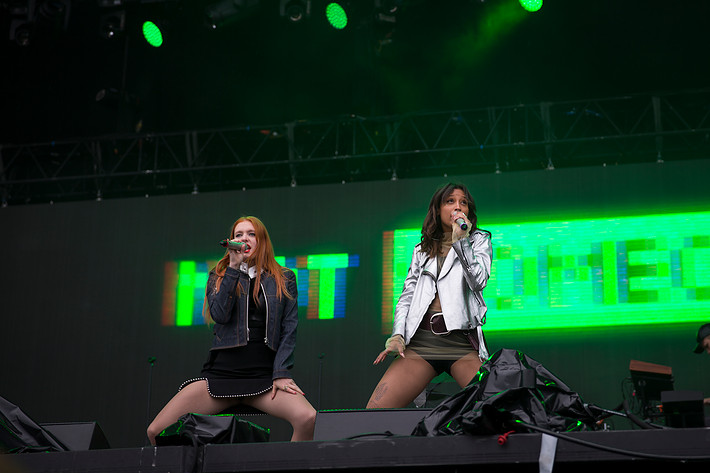 2016-07-02 - Icona Pop från Bråvalla, Norrköping