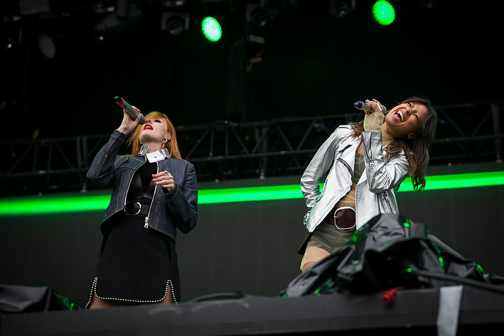 2016-07-02 - Icona Pop från Bråvalla, Norrköping