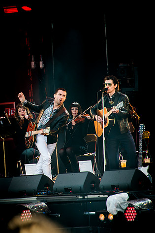 2016-07-02 - The Last Shadow Puppets från Roskildefestivalen, Roskilde