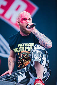 2016-07-02 - Five Finger Death Punch från Bråvalla, Norrköping