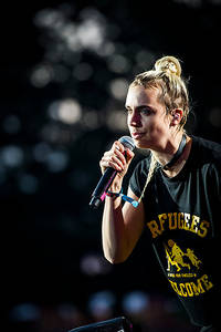 2016-07-02 - MØ från Roskildefestivalen, Roskilde