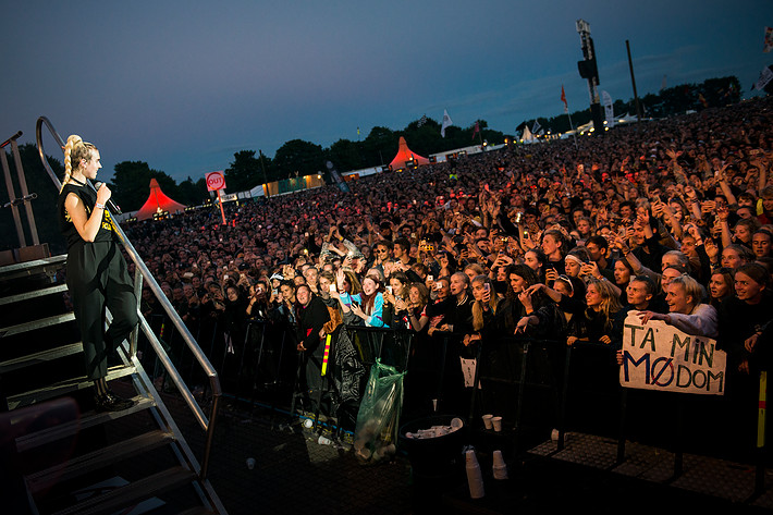 2016-07-02 - MØ från Roskildefestivalen, Roskilde