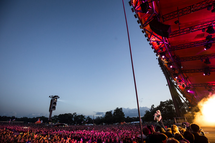 2016-07-02 - MØ från Roskildefestivalen, Roskilde