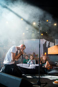 2016-07-07 - Gustaf Norén med familj från Peace & Love, Borlänge