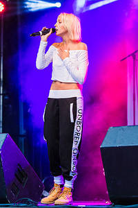 2016-07-09 - Julia Adams från Peace & Love, Borlänge