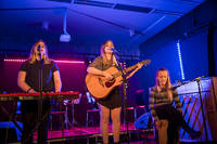 2016-07-29 - Erika & Sofia från Storsjöyran, Östersund