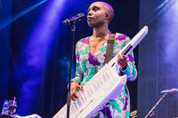 2016-08-11 - Laura Mvula från Way Out West, Göteborg