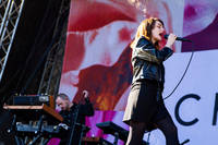 2016-08-11 - CHVRCHES från Way Out West, Göteborg