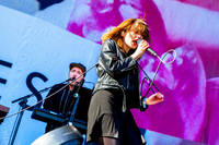 2016-08-11 - CHVRCHES från Way Out West, Göteborg