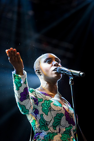 2016-08-11 - Laura Mvula från Way Out West, Göteborg