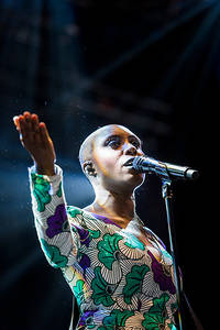 2016-08-11 - Laura Mvula från Way Out West, Göteborg