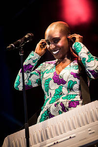 2016-08-11 - Laura Mvula från Way Out West, Göteborg
