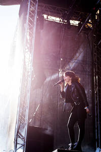 2016-08-11 - CHVRCHES från Way Out West, Göteborg