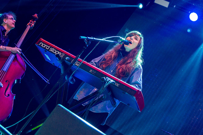 2016-08-12 - Julia Holter från Way Out West, Göteborg