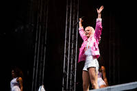 2016-08-12 - Zara Larsson från Way Out West, Göteborg