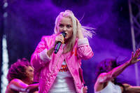 2016-08-12 - Zara Larsson från Way Out West, Göteborg