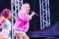 2016-08-12 - Zara Larsson från Way Out West, Göteborg
