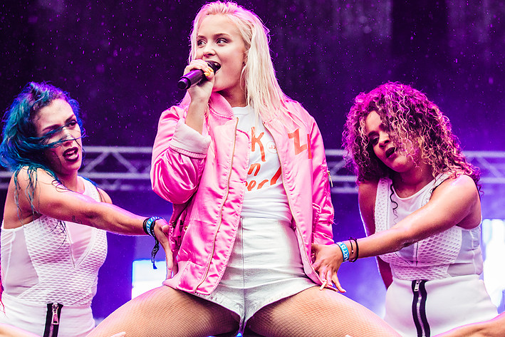 2016-08-12 - Zara Larsson från Way Out West, Göteborg