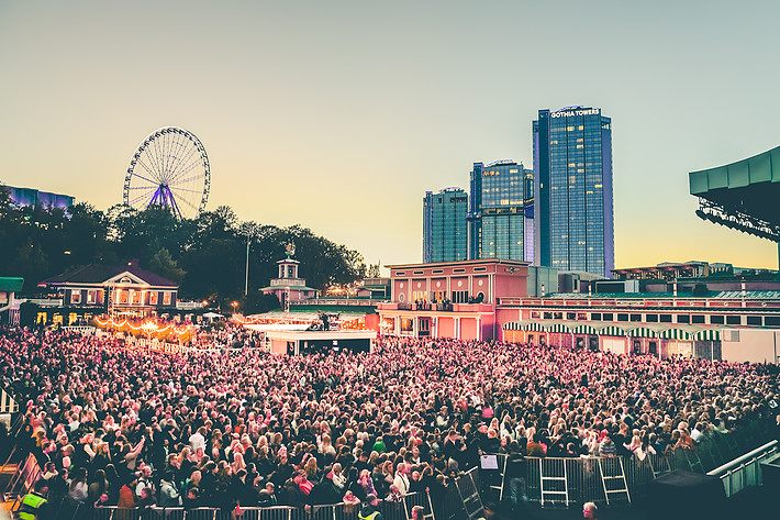 2016-09-17 - Zara Larsson från Liseberg, Göteborg