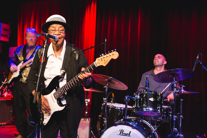 2017-08-03 - Beverly Guitar Watkins & the King Bees från Fasching, Stockholm