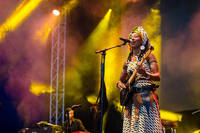 2017-08-11 - Fatoumata Diawara & Hindi Zahra från Way Out West, Göteborg