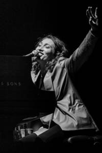 2017-08-12 - Regina Spektor från Way Out West, Göteborg