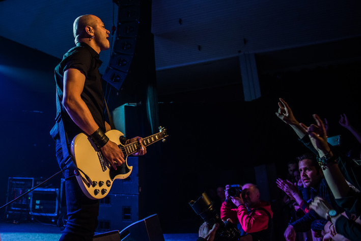 2017-12-01 - Danko Jones från Folkets Park, Huskvarna
