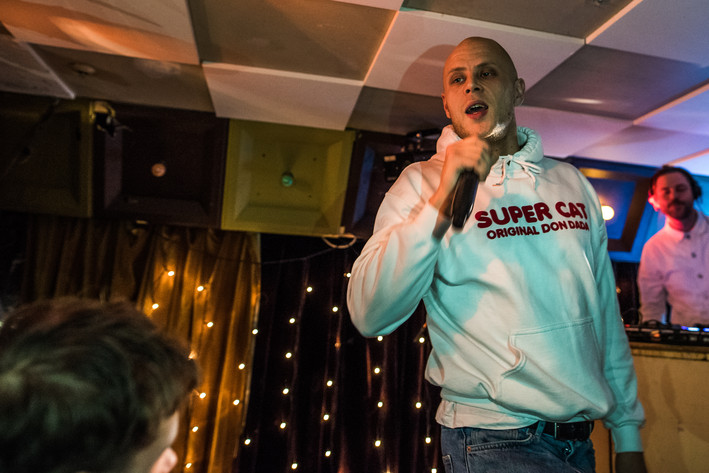 2017-12-15 - Mwuana från Kafé de luxe, Växjö
