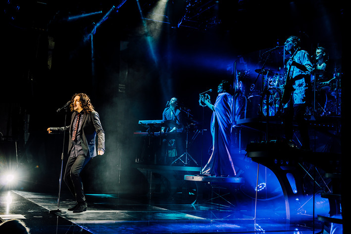2018-03-09 - Thomas Di Leva tolkar Bowie från Hamburger Börs, Stockholm