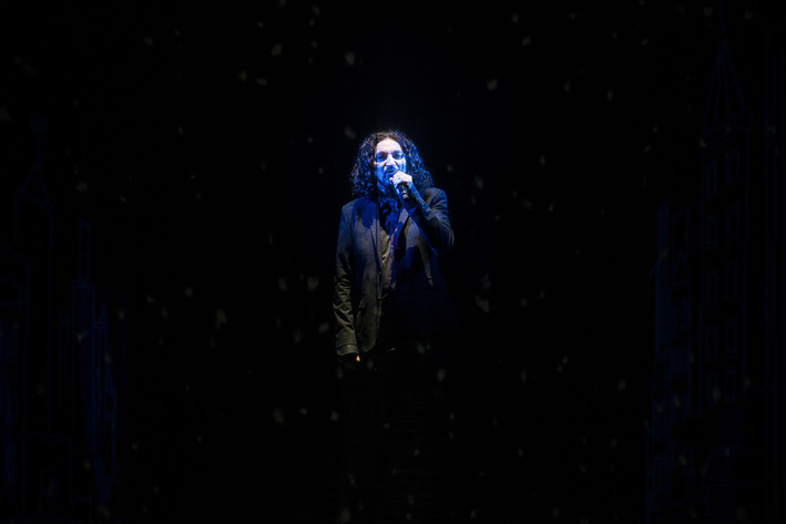 2018-03-09 - Thomas Di Leva tolkar Bowie från Hamburger Börs, Stockholm