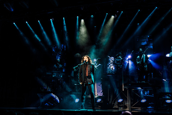 2018-03-09 - Thomas Di Leva tolkar Bowie från Hamburger Börs, Stockholm