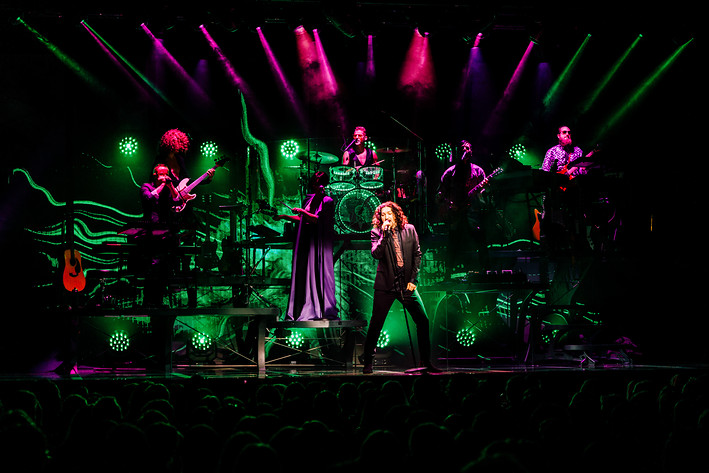 2018-03-09 - Thomas Di Leva tolkar Bowie från Hamburger Börs, Stockholm