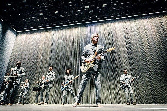 2018-07-06 - David Byrne från Roskildefestivalen, Roskilde