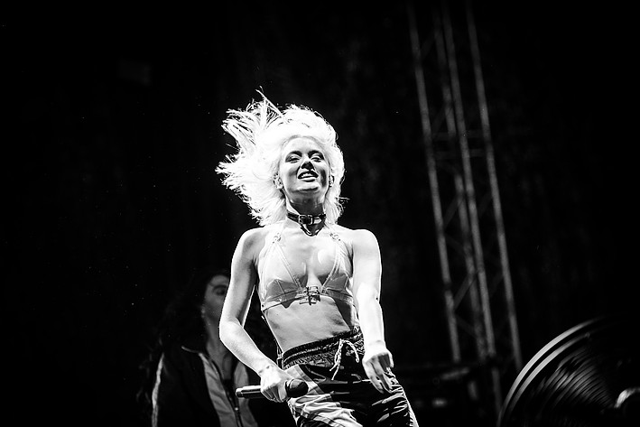2018-07-28 - Zara Larsson från Storsjöyran, Östersund