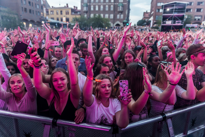 2018-07-28 - Zara Larsson från Storsjöyran, Östersund