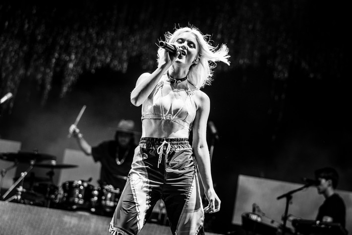 2018-07-28 - Zara Larsson från Storsjöyran, Östersund