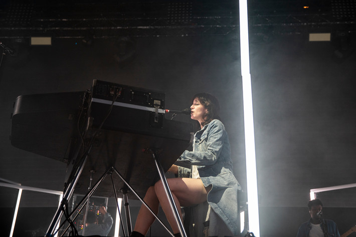 2018-08-09 - Charlotte Gainssbourg från Way Out West, Göteborg