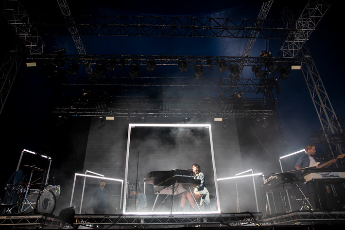 2018-08-09 - Charlotte Gainssbourg från Way Out West, Göteborg