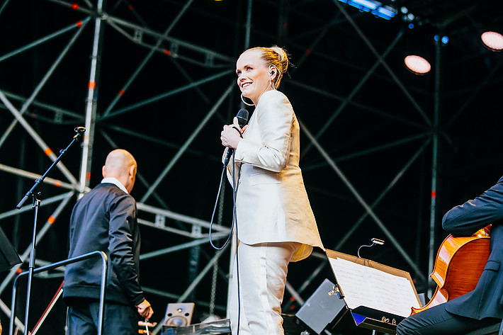 2018-08-17 - Ane Brun & Göteborgs Symfoniker från Götaplatsen, Göteborg