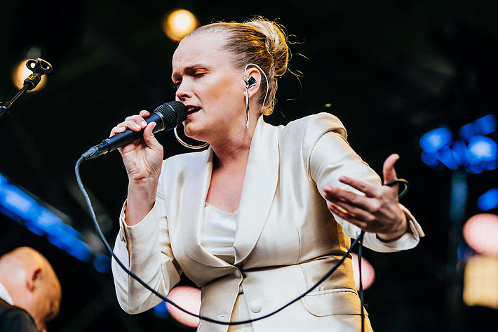 2018-08-17 - Ane Brun & Göteborgs Symfoniker från Götaplatsen, Göteborg