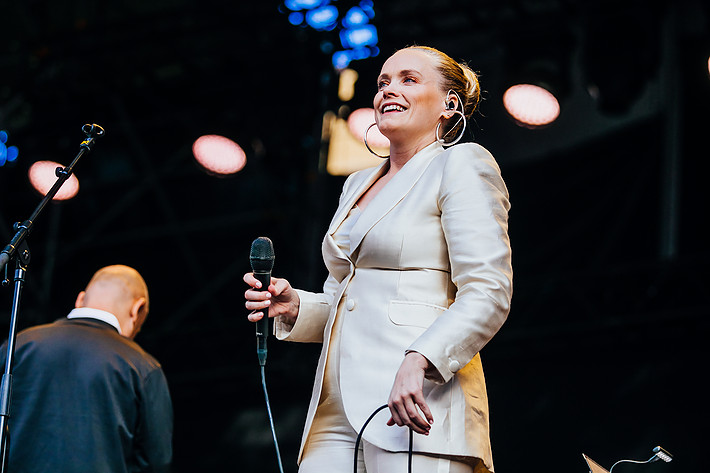 2018-08-17 - Ane Brun & Göteborgs Symfoniker från Götaplatsen, Göteborg