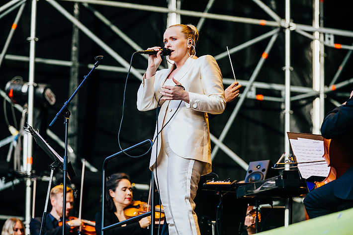 2018-08-17 - Ane Brun & Göteborgs Symfoniker från Götaplatsen, Göteborg