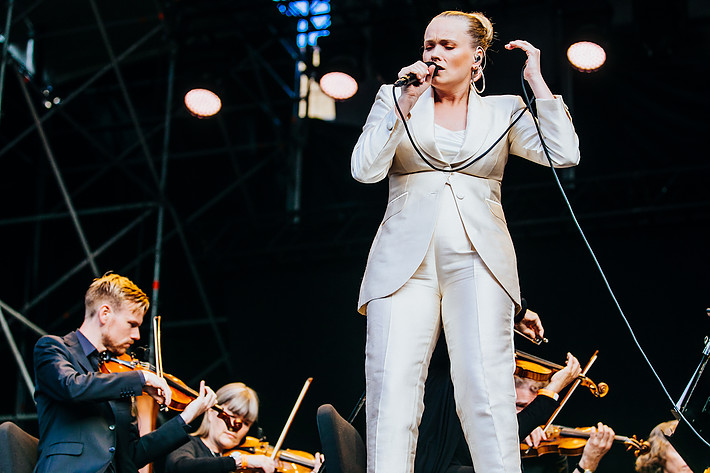 2018-08-17 - Ane Brun & Göteborgs Symfoniker från Götaplatsen, Göteborg
